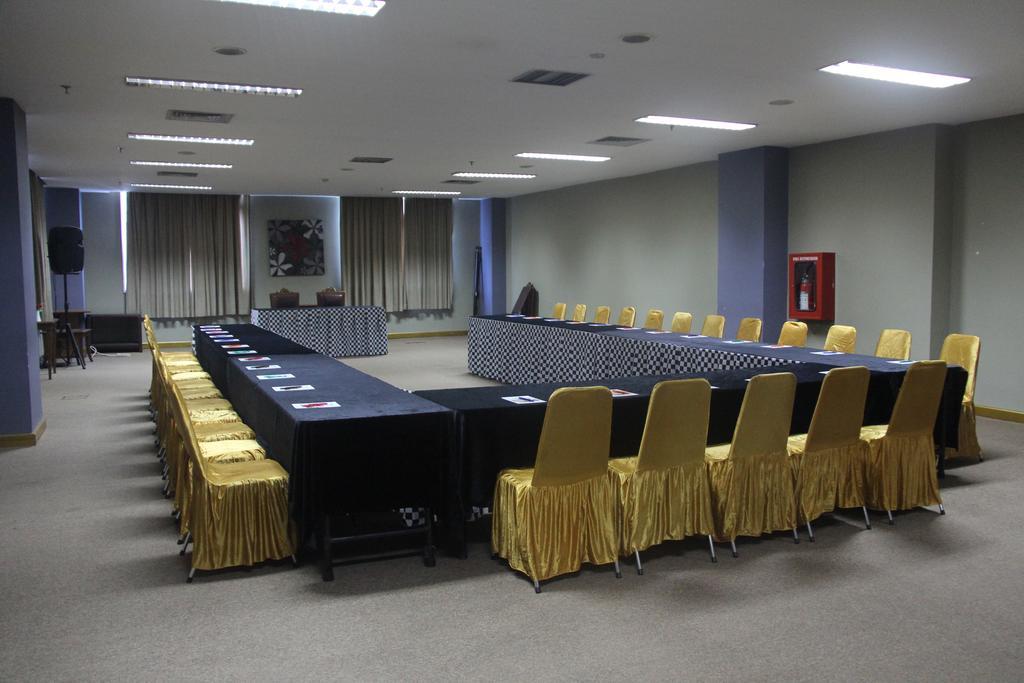 Nam Center Hotel Kemayoran Giacarta Esterno foto