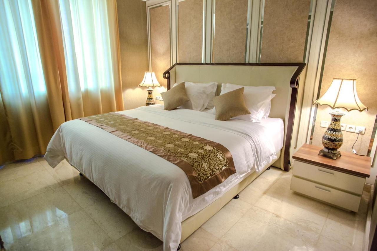 Nam Center Hotel Kemayoran Giacarta Esterno foto